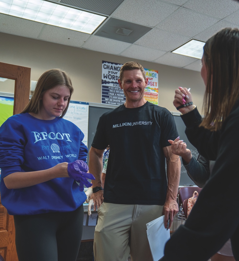 Dr. Chris Cunnings talking to students