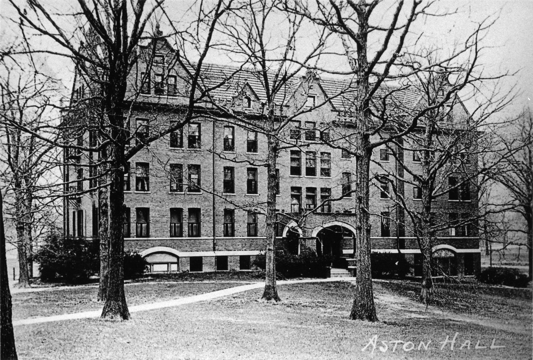 Black and white photo of Aston Hall dormitory for women
