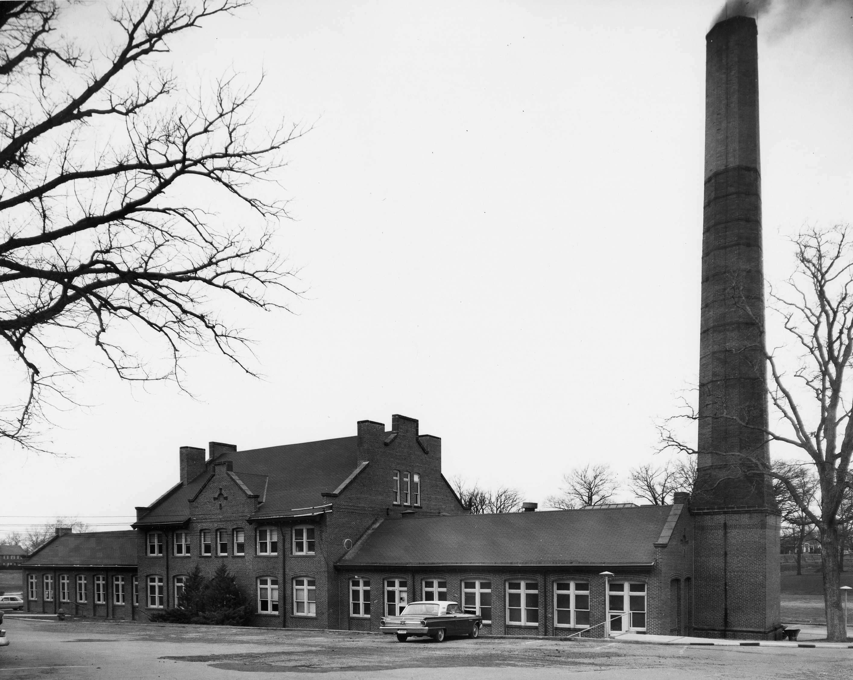 Black and white photo of Machinery/Mueller Hall