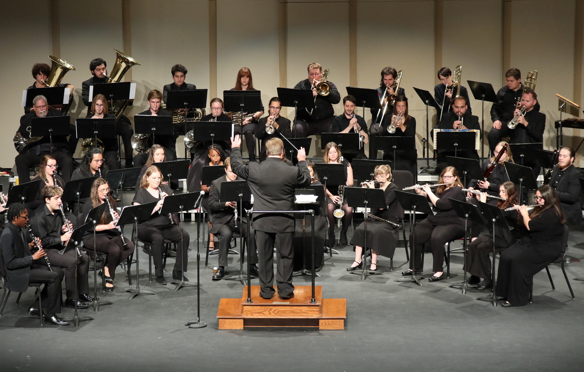 Millikin Symphonic Wind Ensemble on Kirkland&#039;s stage